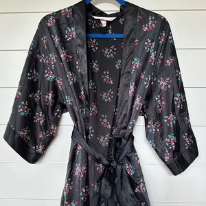 Victoria’s Secret Angels Satin Robe S/M
